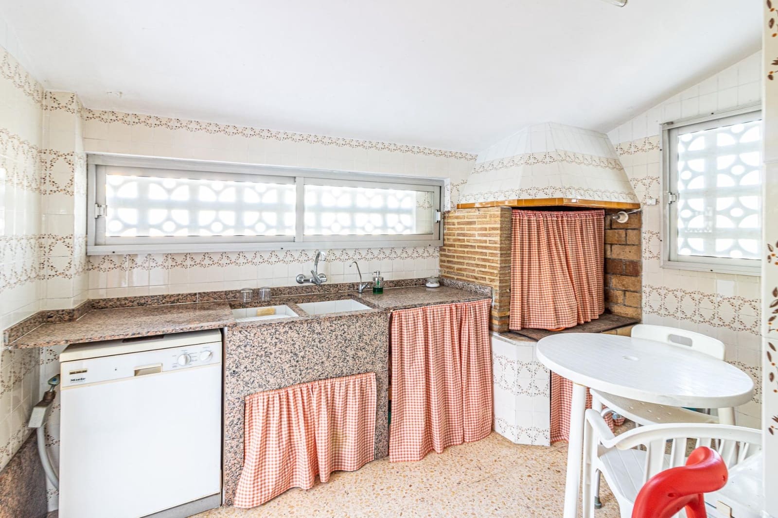 4 soverom Villa til salgs i Carlet med svømmebasseng garasje - € 400 000 (Ref: 9360146)