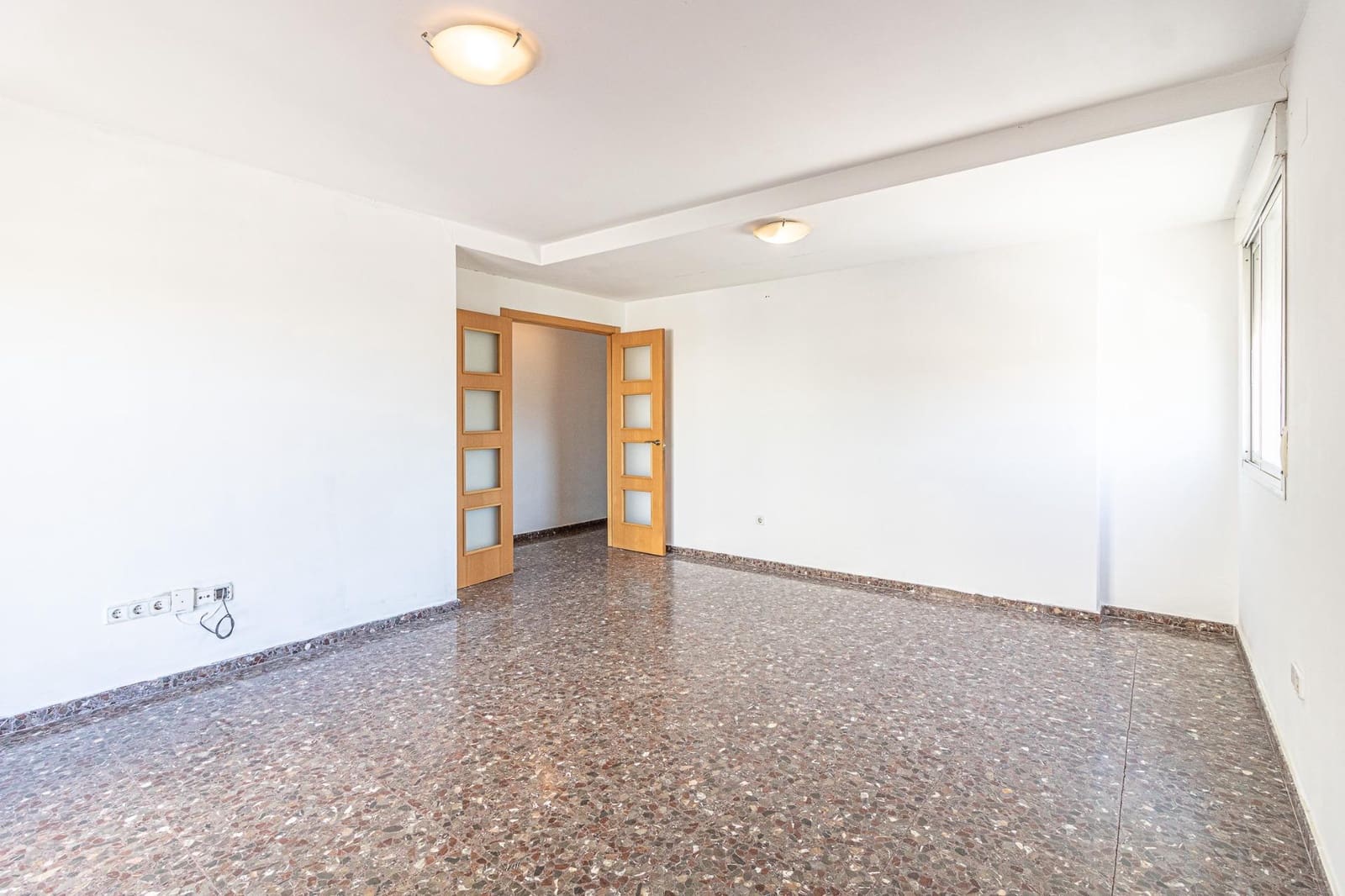 3 makuuhuone Asunto myytävänä paikassa L'Alcudia - 150 000 € (Ref: 9360147)