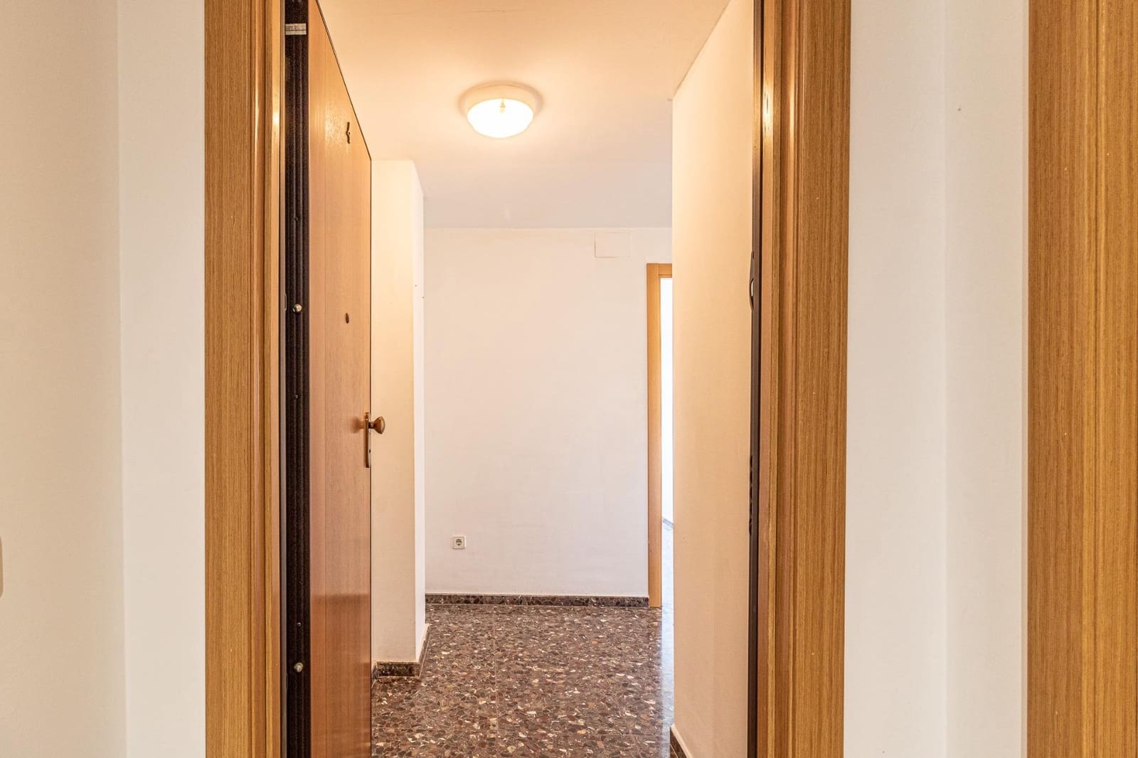 3 makuuhuone Asunto myytävänä paikassa L'Alcudia - 150 000 € (Ref: 9360147)