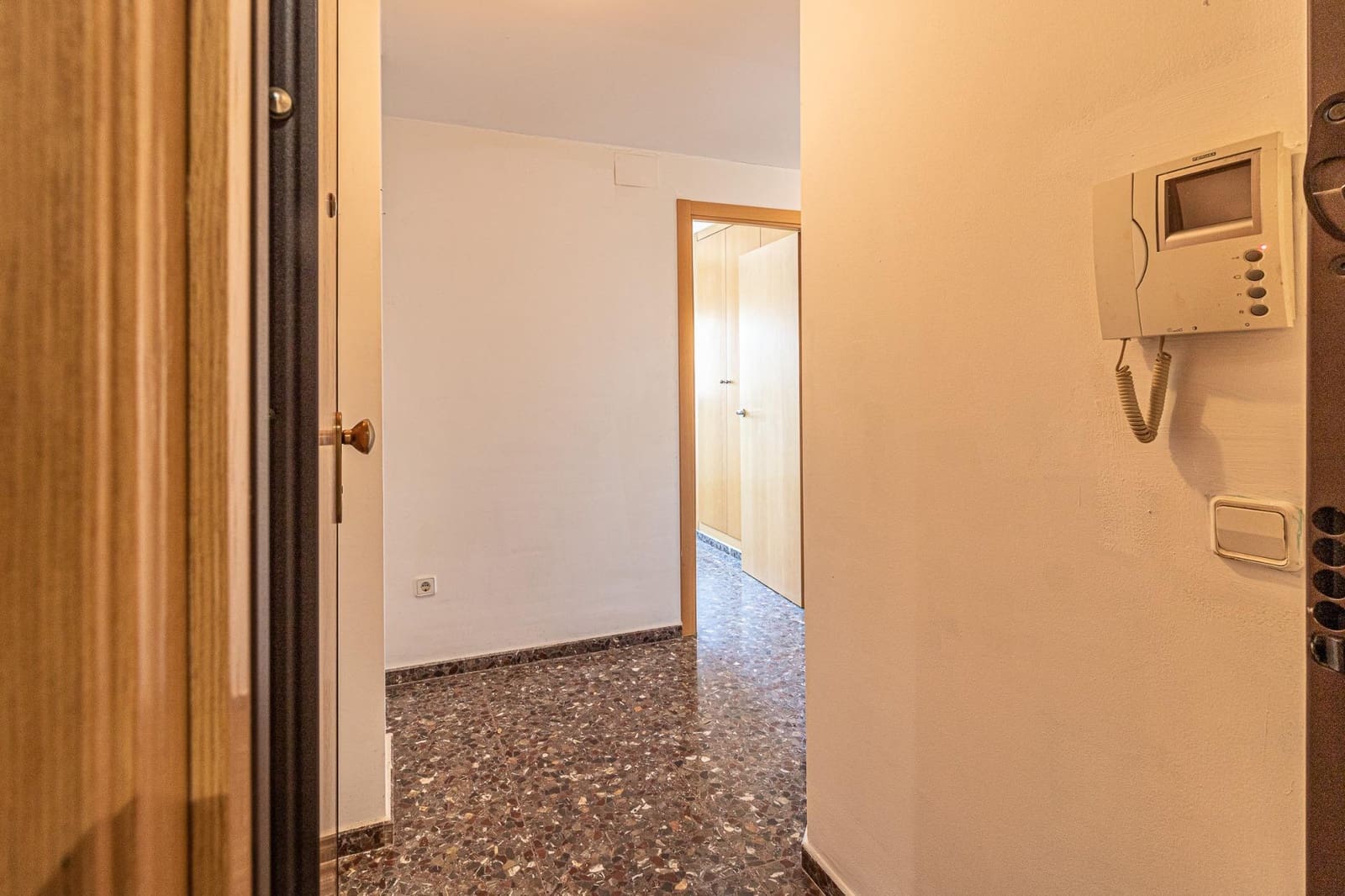 3 makuuhuone Asunto myytävänä paikassa L'Alcudia - 150 000 € (Ref: 9360147)