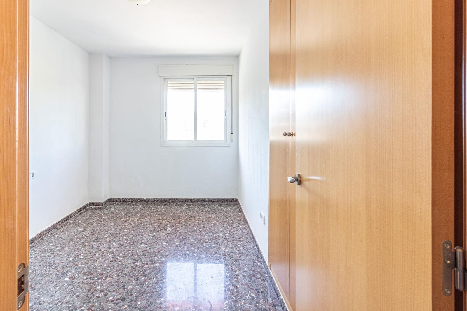 3 makuuhuone Asunto myytävänä paikassa L'Alcudia - 150 000 € (Ref: 9360147)