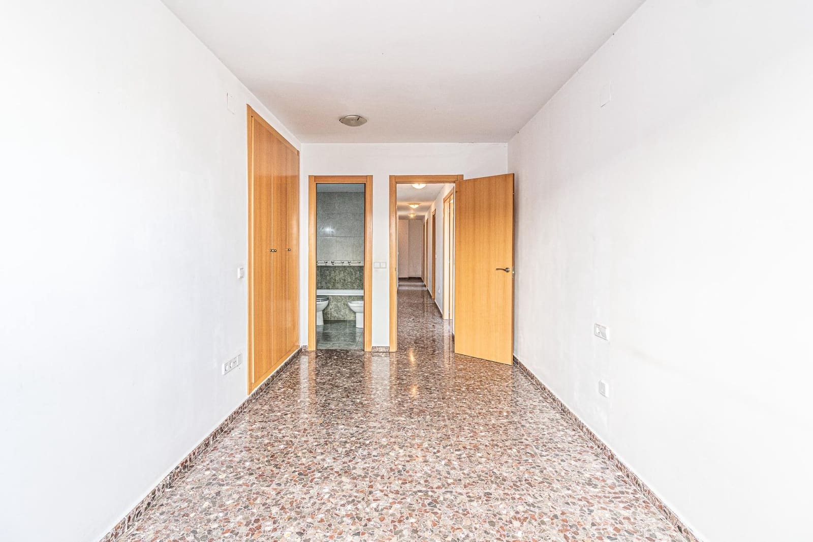 3 makuuhuone Asunto myytävänä paikassa L'Alcudia - 150 000 € (Ref: 9360147)