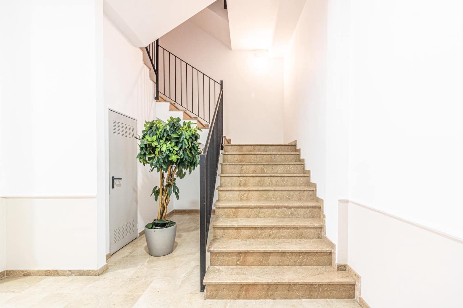 3 makuuhuone Asunto myytävänä paikassa L'Alcudia - 150 000 € (Ref: 9360147)