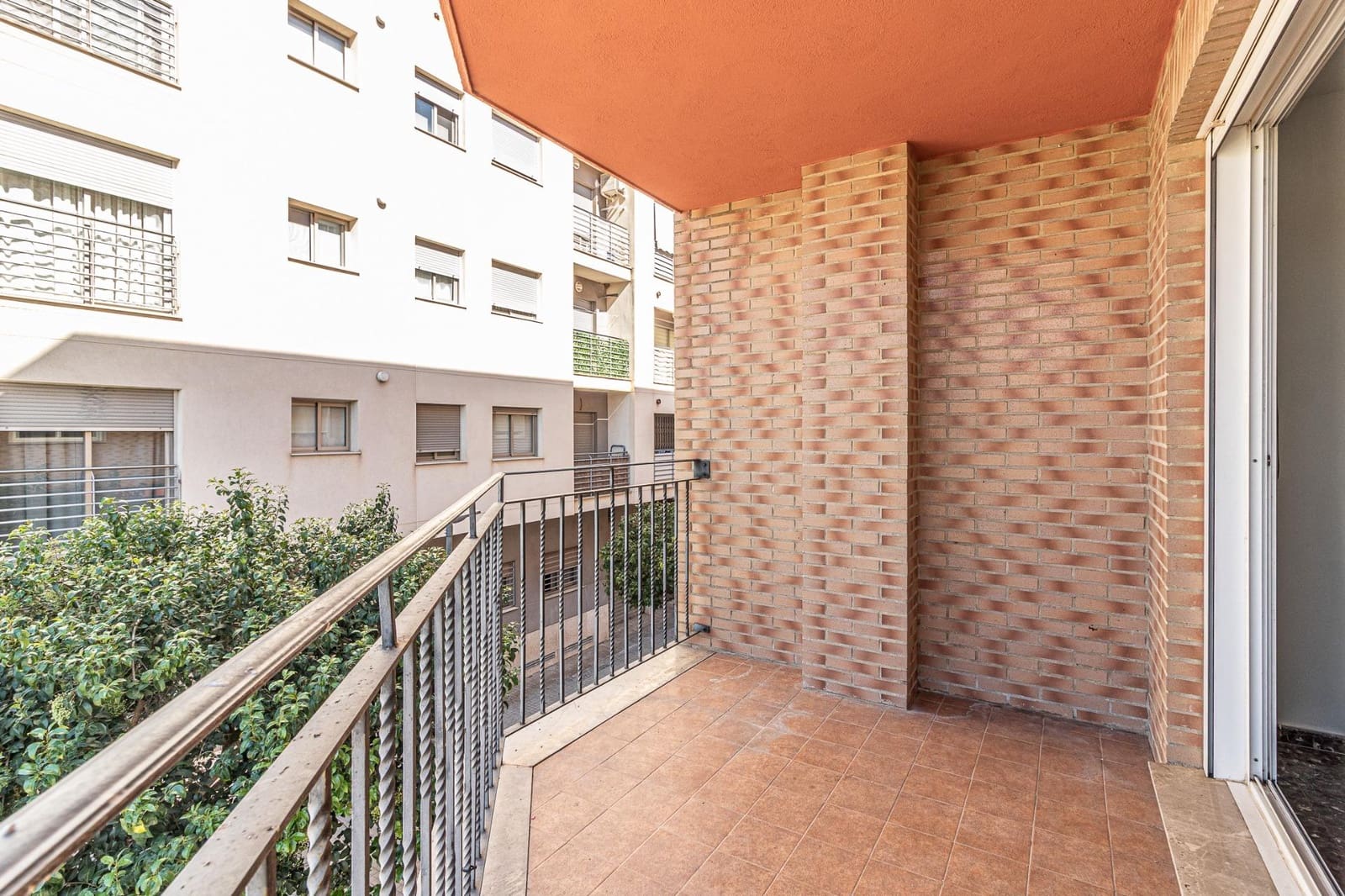 3 makuuhuone Asunto myytävänä paikassa L'Alcudia - 150 000 € (Ref: 9360147)