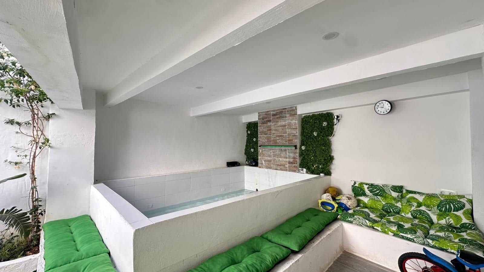 5 soveværelse Byhus til salg i Alginet med swimmingpool - € 230.000 (Ref: 9360148)