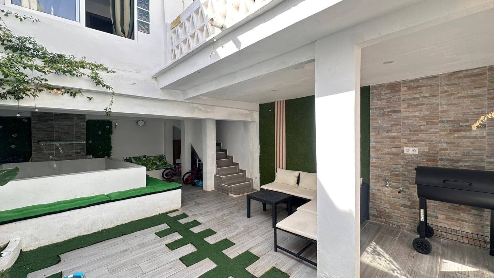 5 soveværelse Byhus til salg i Alginet med swimmingpool - € 230.000 (Ref: 9360148)