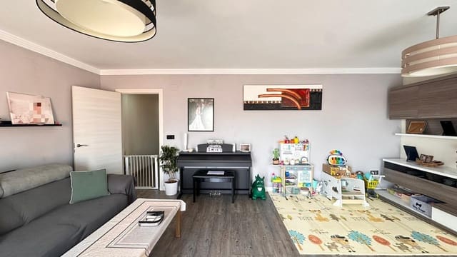 3 makuuhuone Asunto myytävänä paikassa Catadau mukana 
autotalli - 149 500 € (Ref: 9360149)