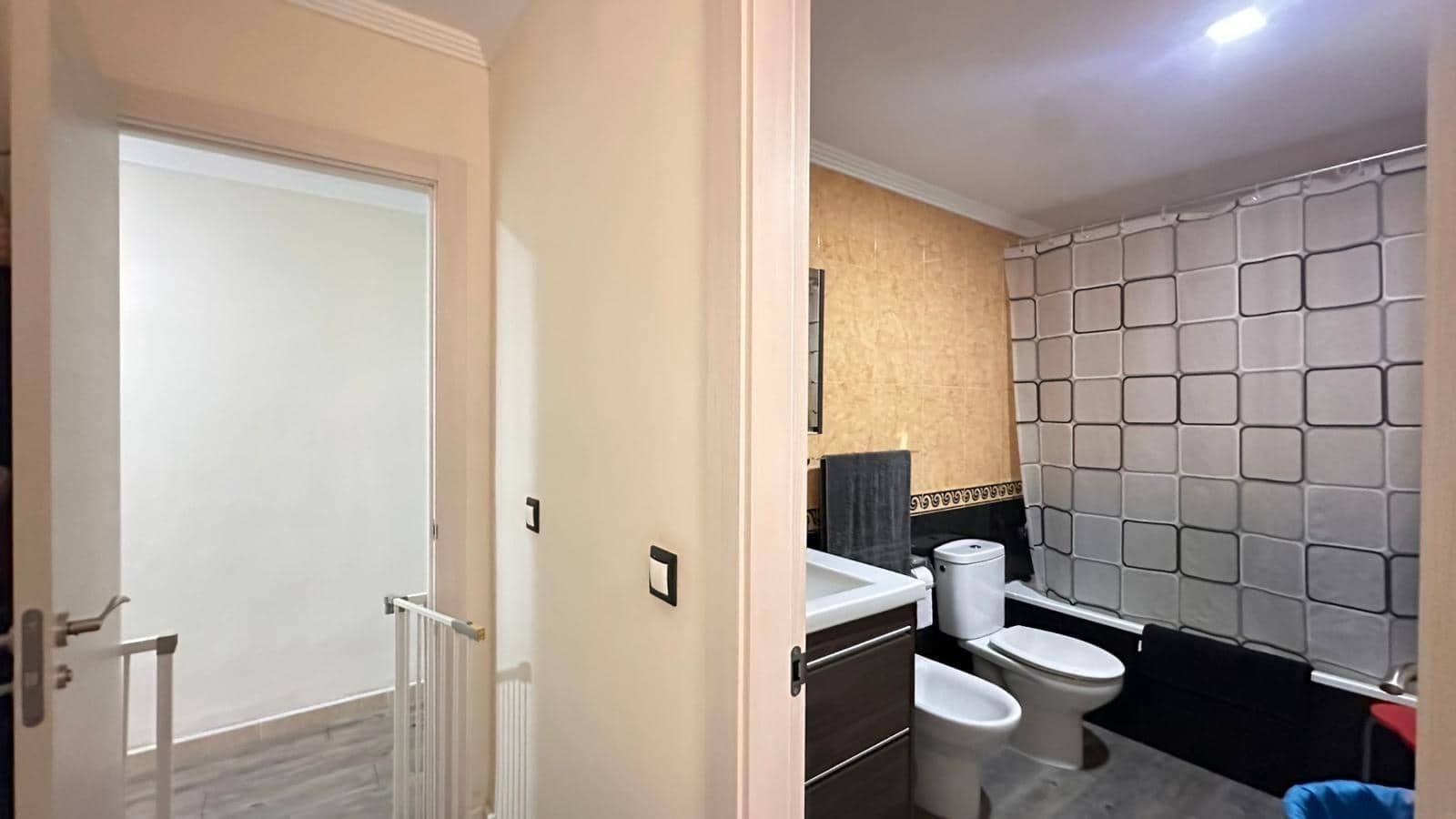 3 makuuhuone Asunto myytävänä paikassa Catadau mukana 
autotalli - 149 500 € (Ref: 9360149)