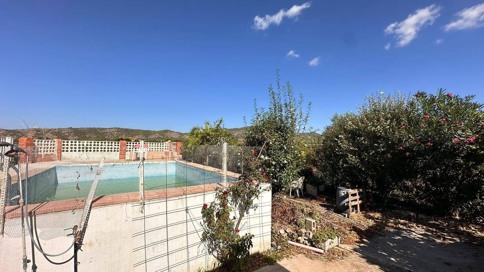 4 slaapkamer Villa te koop in Alfarp met zwembad - € 195.000 (Ref: 9360151)