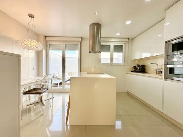 Adosado de 3 habitaciones en Villanueva de Castellon en venta con garaje - 250.000 € (Ref: 9360152)