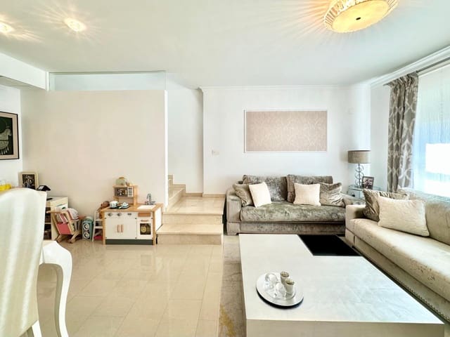 Adosado de 3 habitaciones en Villanueva de Castellon en venta con garaje - 250.000 € (Ref: 9360152)