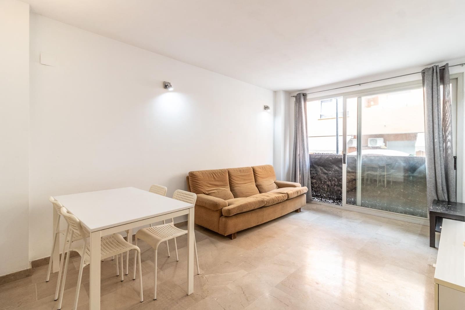 2 slaapkamer Flat te koop in L'Alcudia - € 112.000 (Ref: 9360154)