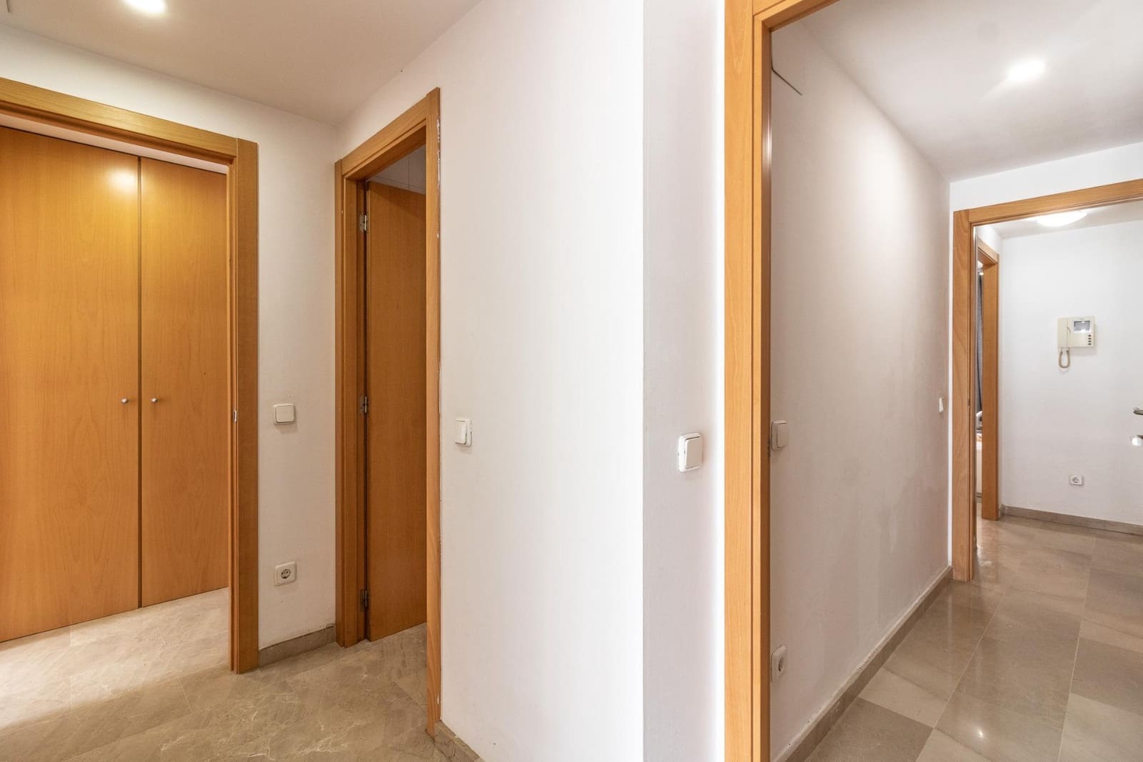 2 slaapkamer Flat te koop in L'Alcudia - € 112.000 (Ref: 9360154)