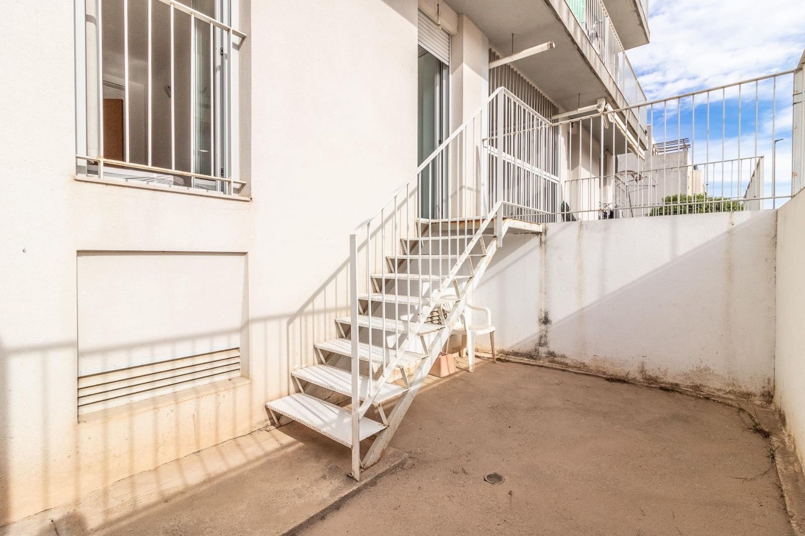 2 slaapkamer Flat te koop in L'Alcudia - € 112.000 (Ref: 9360154)