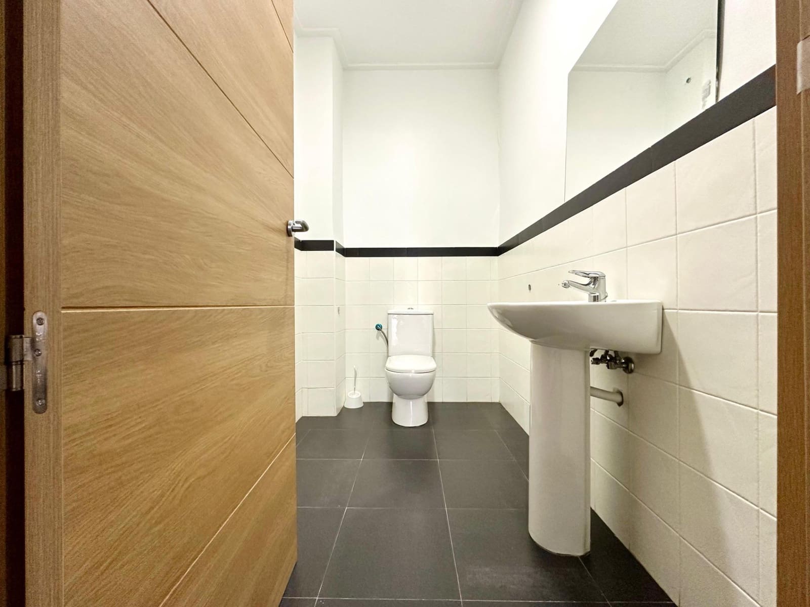 Commercial for rent in L'Alcudia - € 500 (Ref: 9360155)