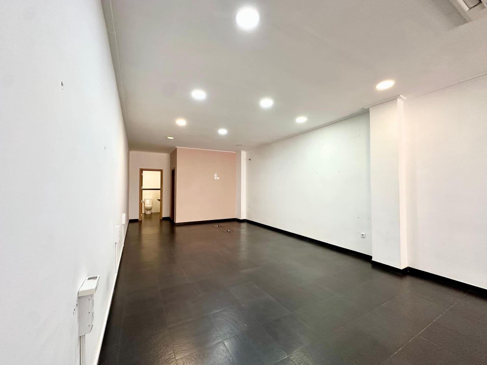 Commercial for rent in L'Alcudia - € 500 (Ref: 9360155)