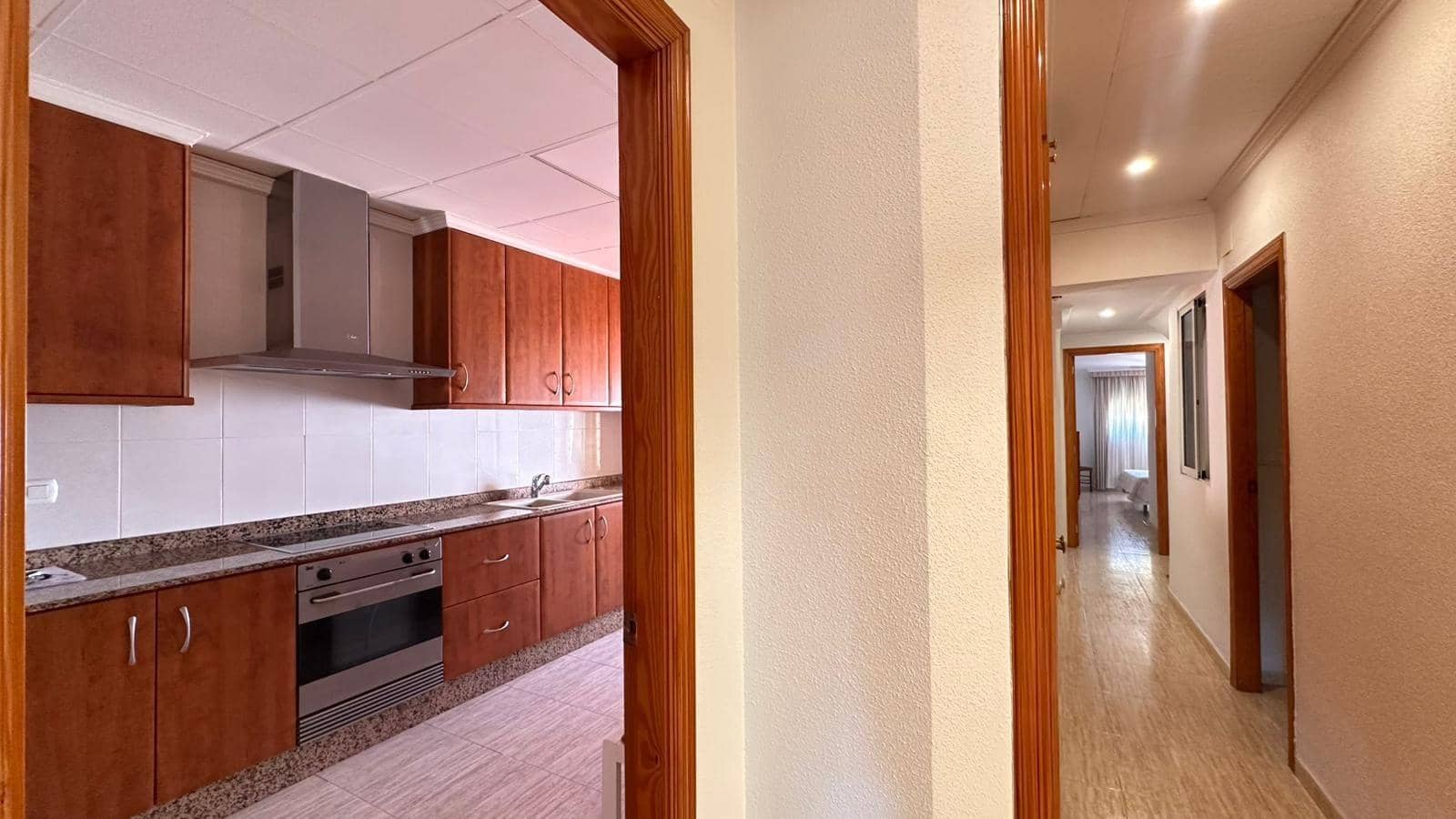 2 soverom Leilighet til salgs i Carlet med garasje - € 130 000 (Ref: 9360156)