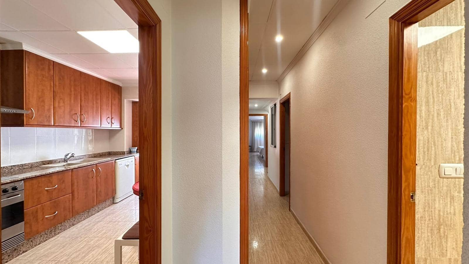 2 soverom Leilighet til salgs i Carlet med garasje - € 130 000 (Ref: 9360156)