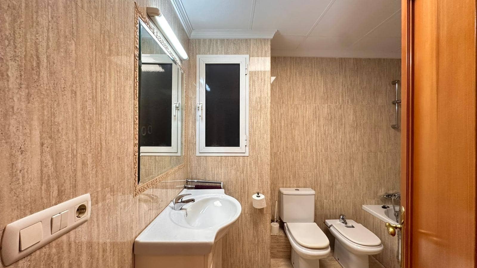 2 soverom Leilighet til salgs i Carlet med garasje - € 130 000 (Ref: 9360156)