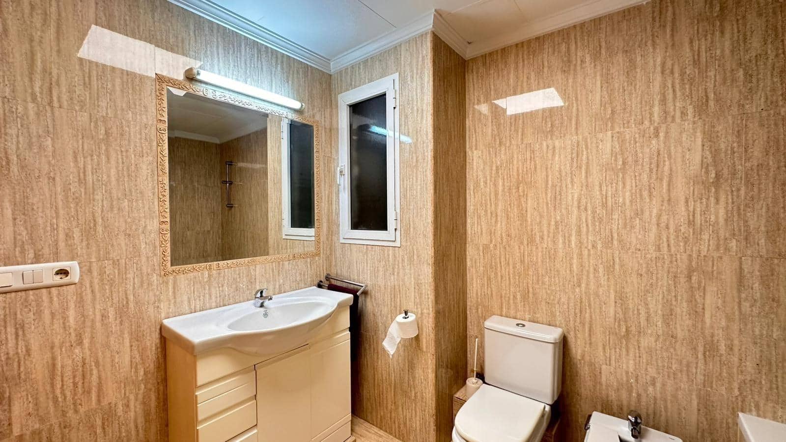 2 soverom Leilighet til salgs i Carlet med garasje - € 130 000 (Ref: 9360156)