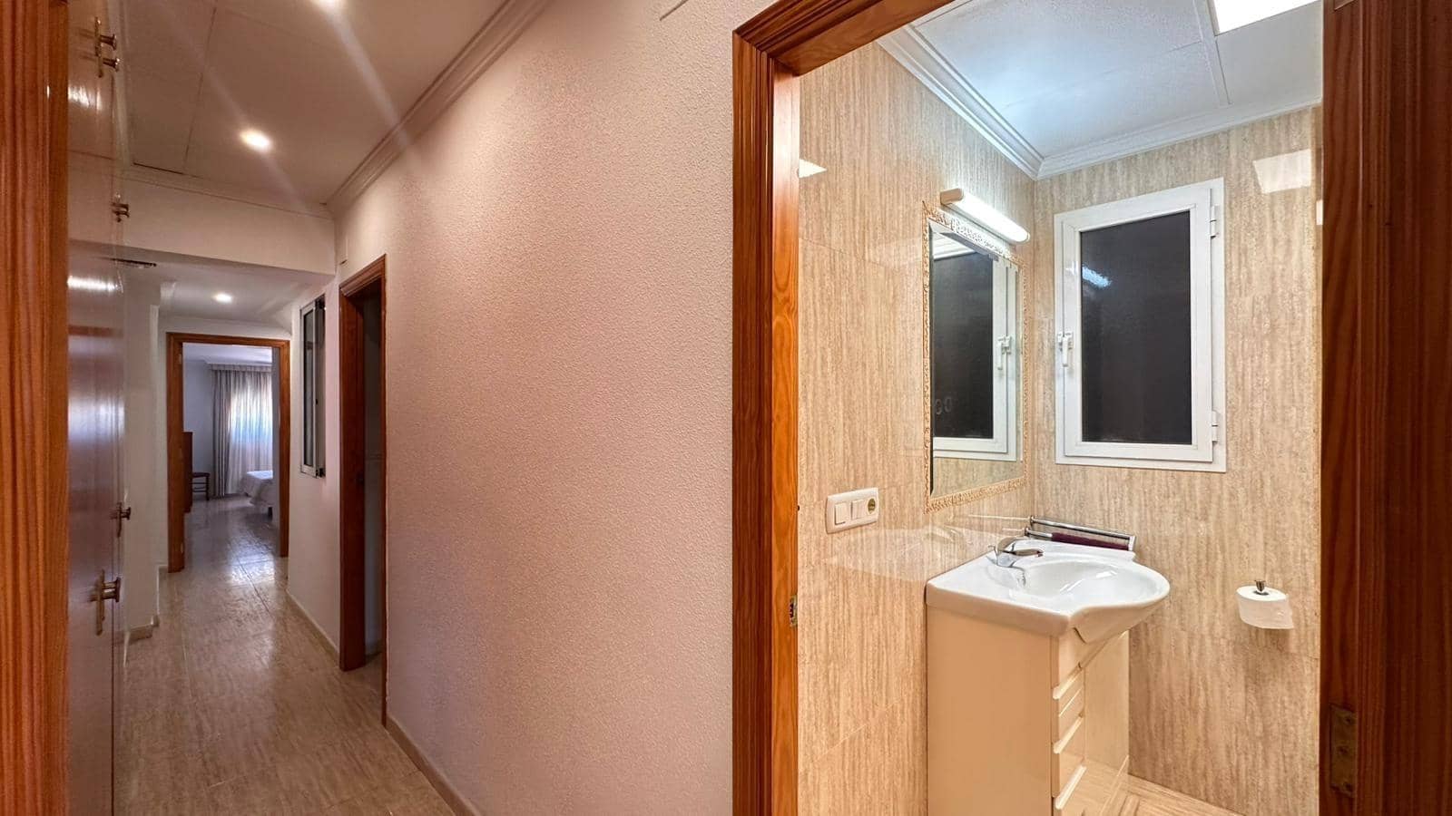 2 soverom Leilighet til salgs i Carlet med garasje - € 130 000 (Ref: 9360156)