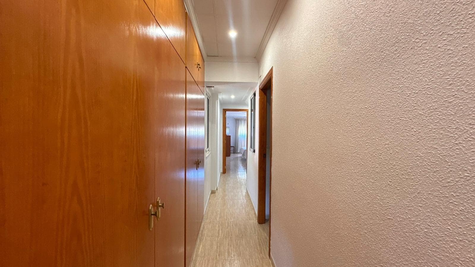 2 soverom Leilighet til salgs i Carlet med garasje - € 130 000 (Ref: 9360156)