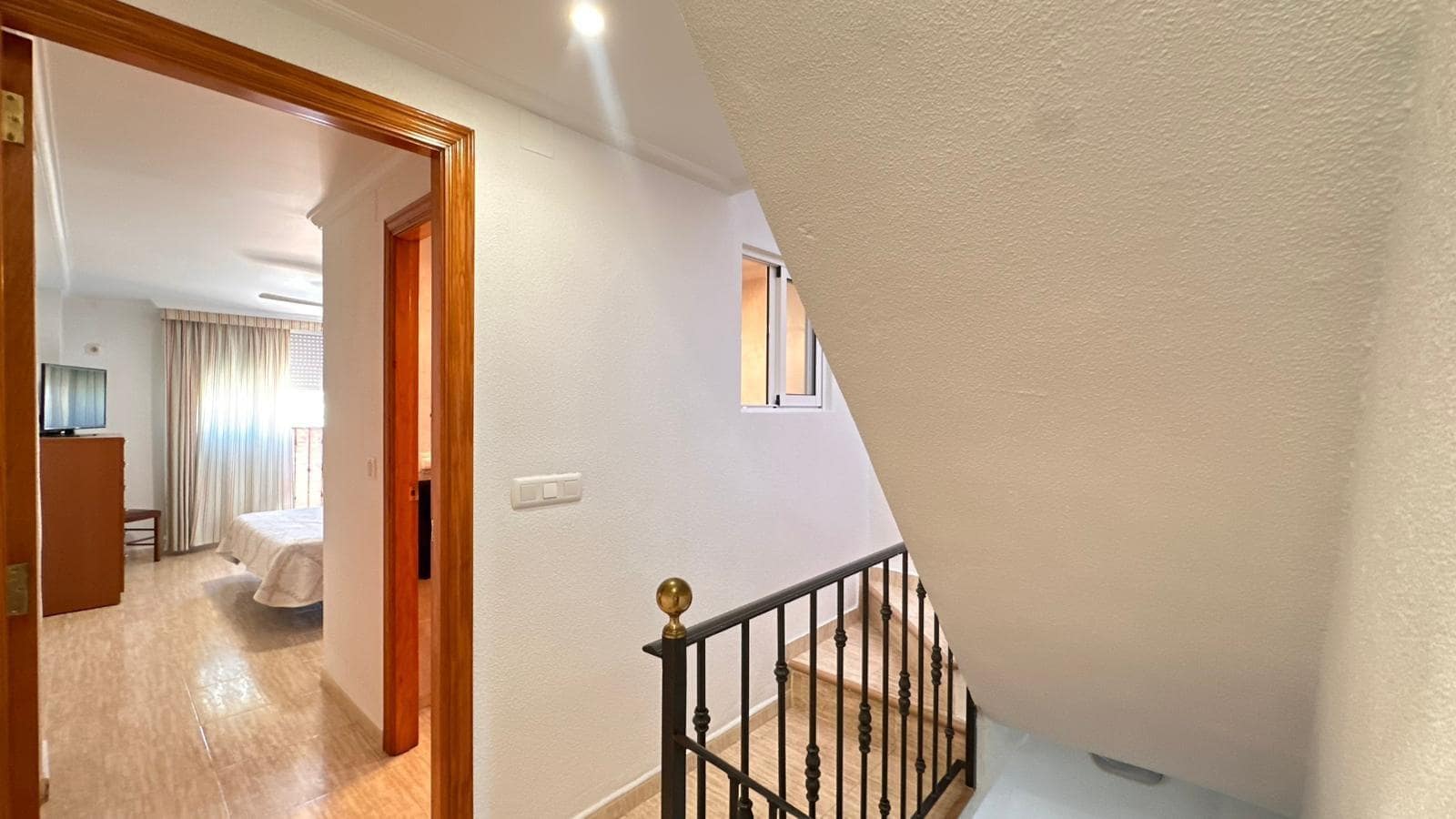 2 soverom Leilighet til salgs i Carlet med garasje - € 130 000 (Ref: 9360156)