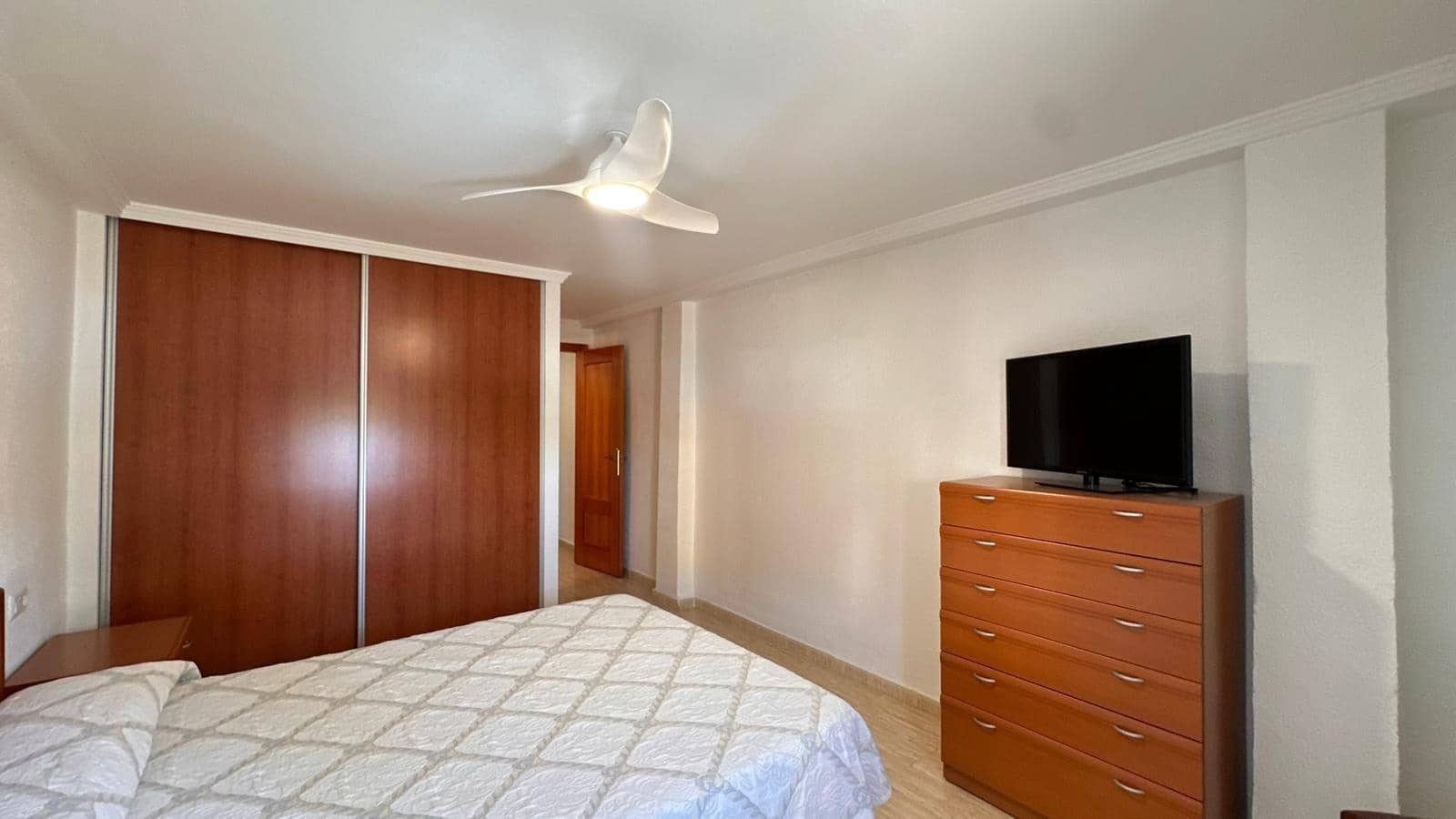 2 soverom Leilighet til salgs i Carlet med garasje - € 130 000 (Ref: 9360156)