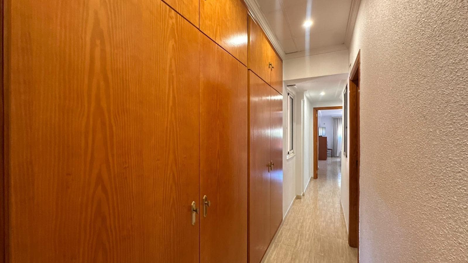 2 soverom Leilighet til salgs i Carlet med garasje - € 130 000 (Ref: 9360156)