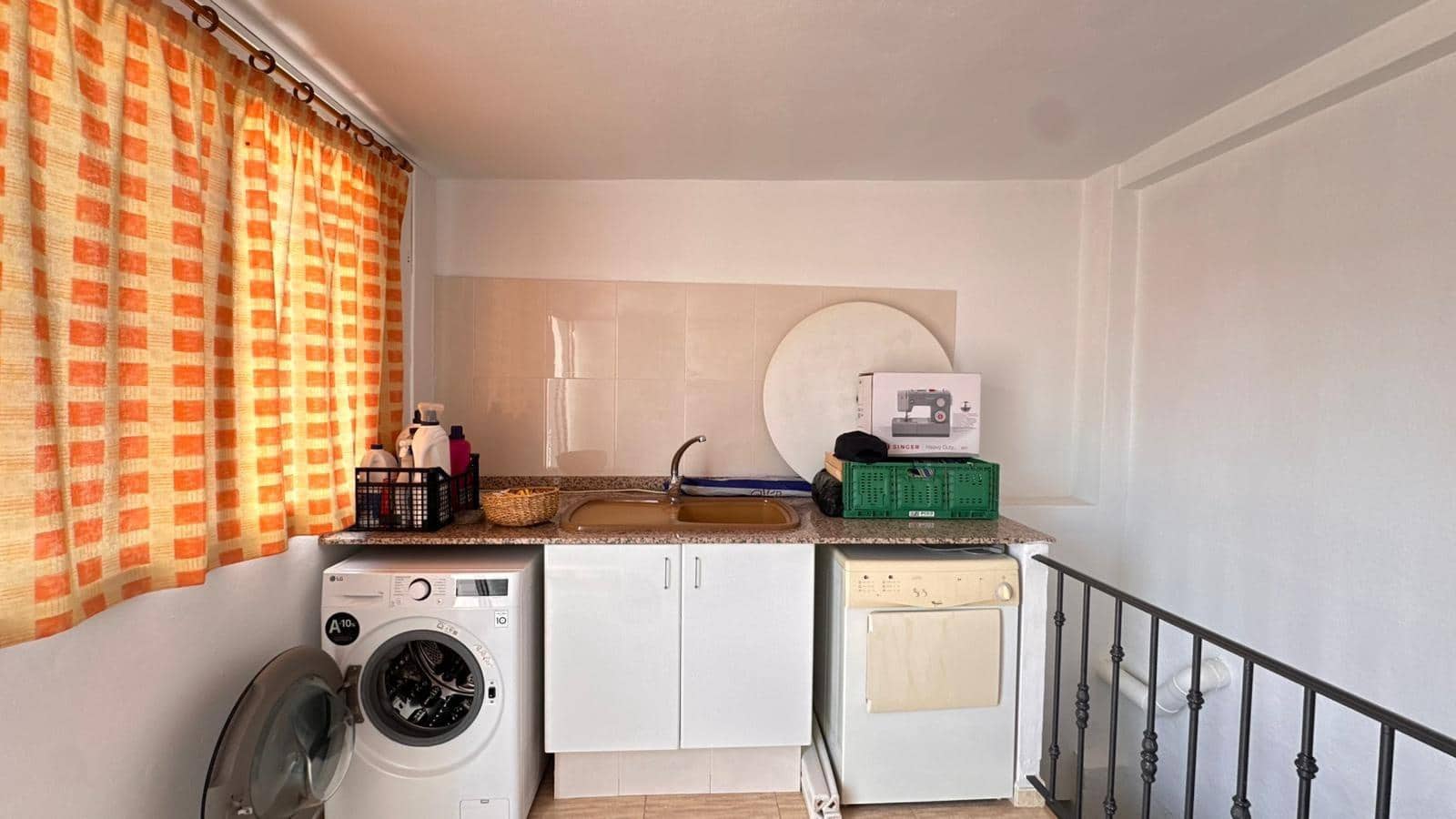 2 soverom Leilighet til salgs i Carlet med garasje - € 130 000 (Ref: 9360156)