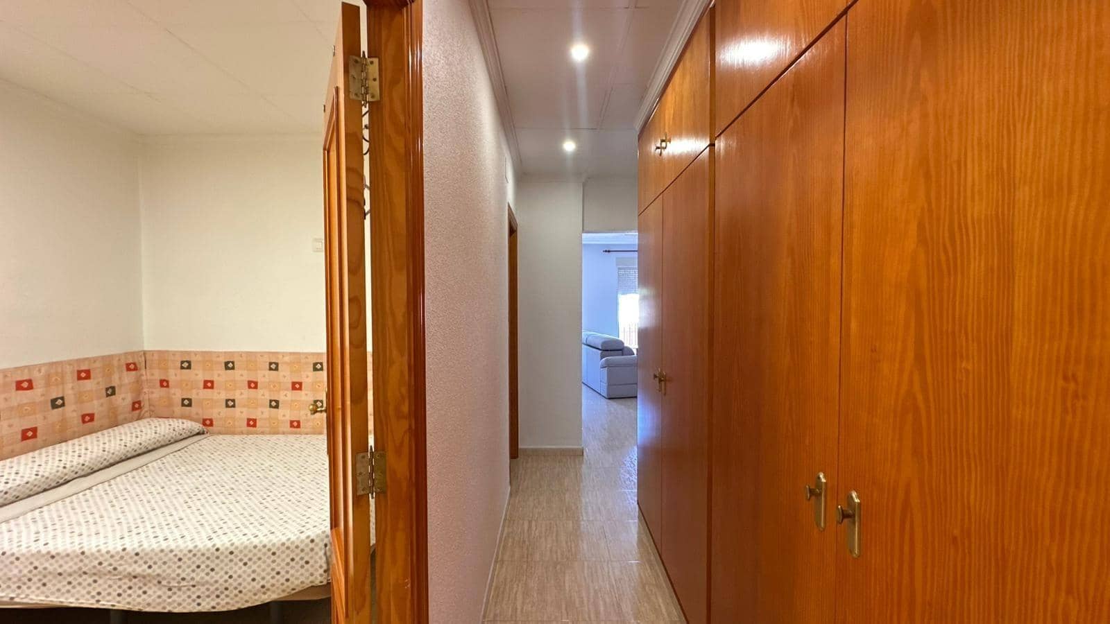 2 soverom Leilighet til salgs i Carlet med garasje - € 130 000 (Ref: 9360156)