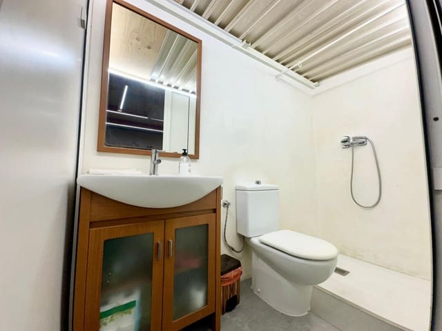 1 bedroom Commercial for sale in Carlet with garage - € 60,000 (Ref: 9360157)