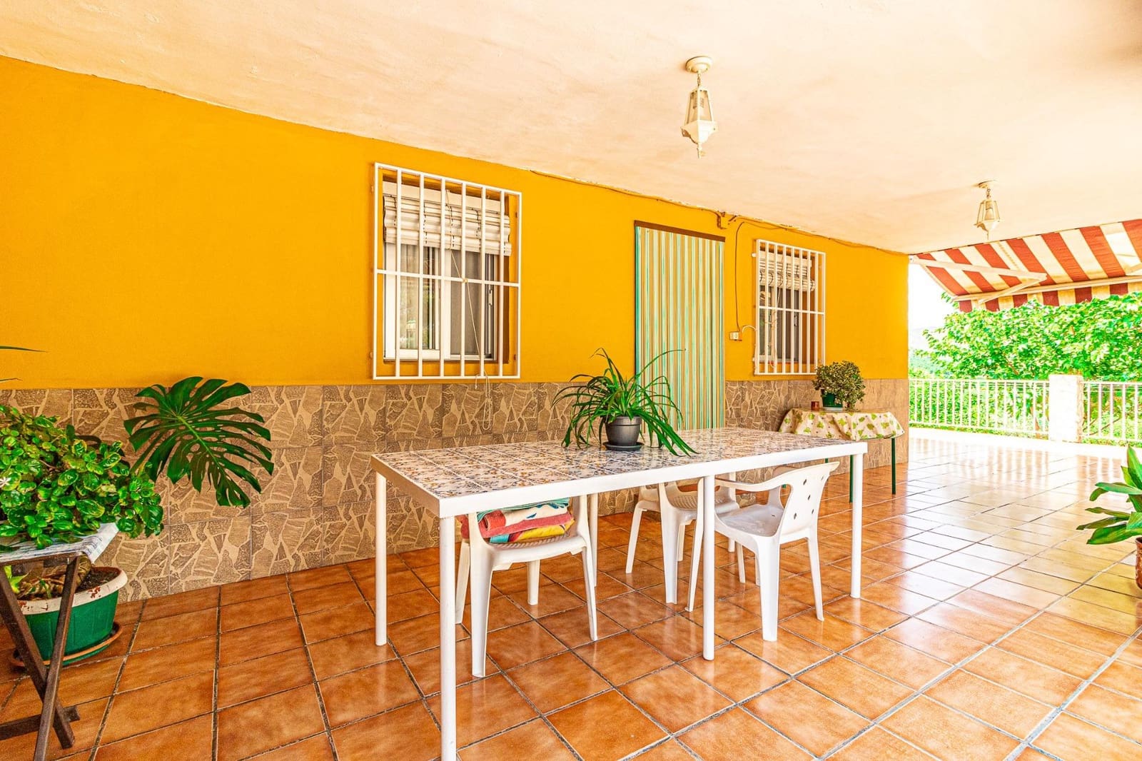 4 soveværelse Villa til salg i Alberic med swimmingpool - € 270.000 (Ref: 9360159)