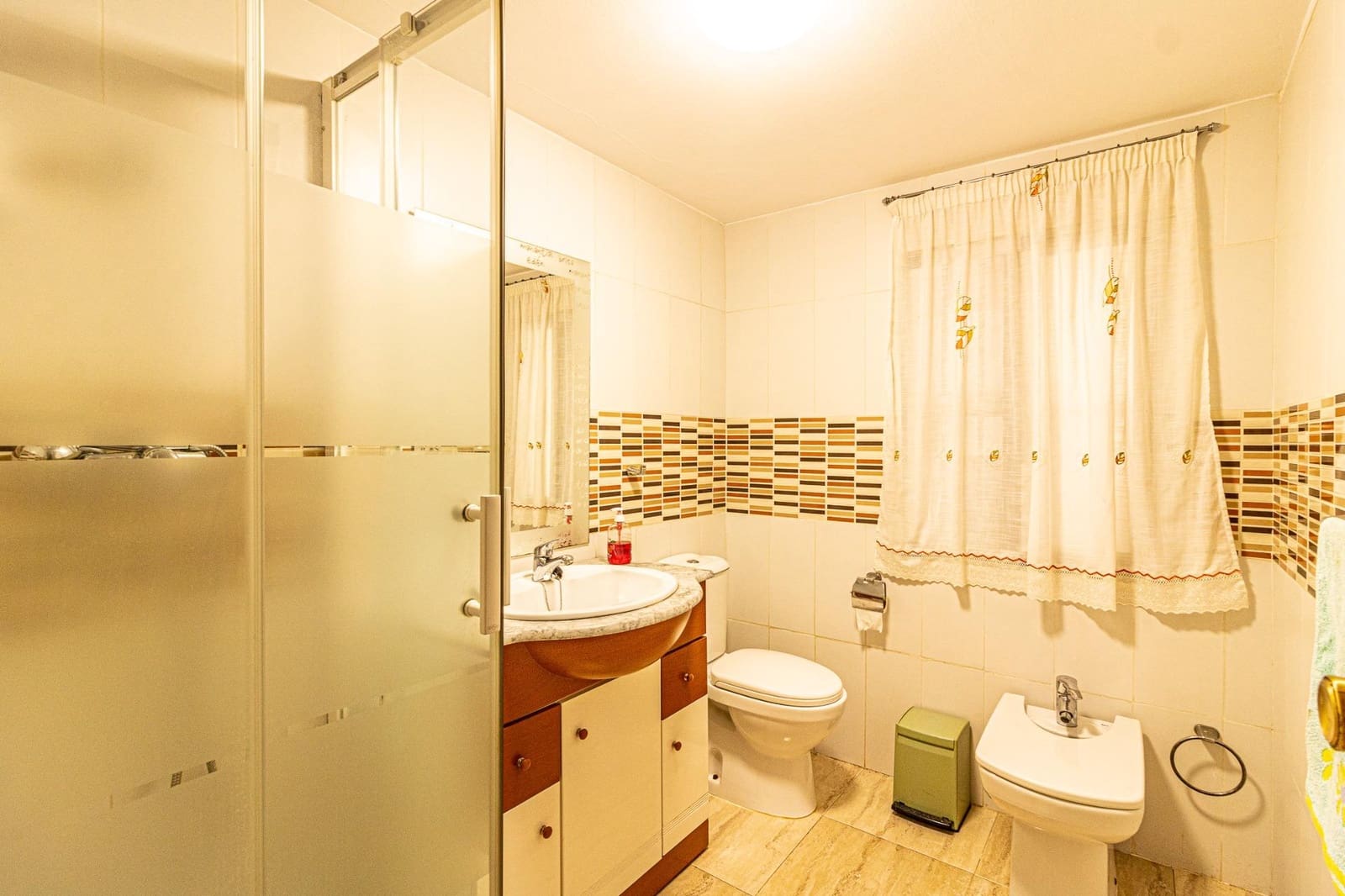 4 soveværelse Villa til salg i Alberic med swimmingpool - € 270.000 (Ref: 9360159)