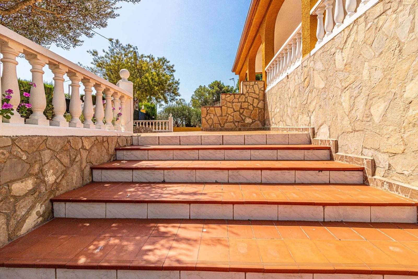 4 soveværelse Villa til salg i Alberic med swimmingpool - € 270.000 (Ref: 9360159)