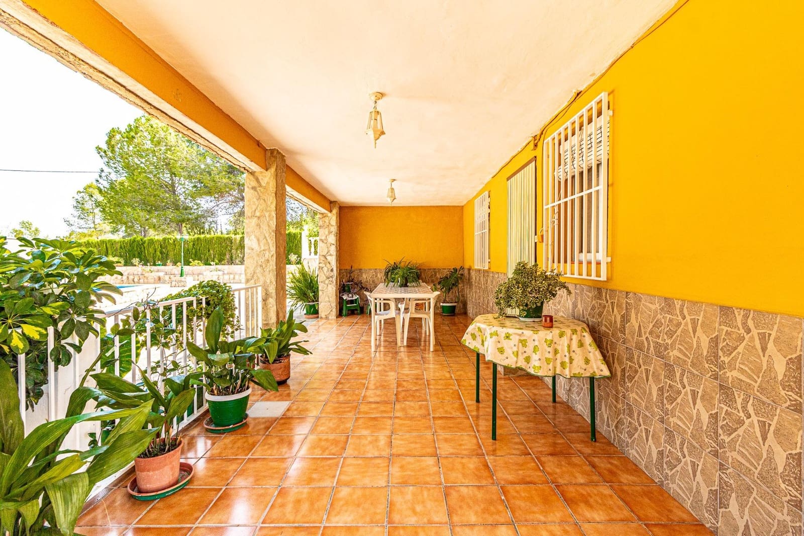 4 soveværelse Villa til salg i Alberic med swimmingpool - € 270.000 (Ref: 9360159)