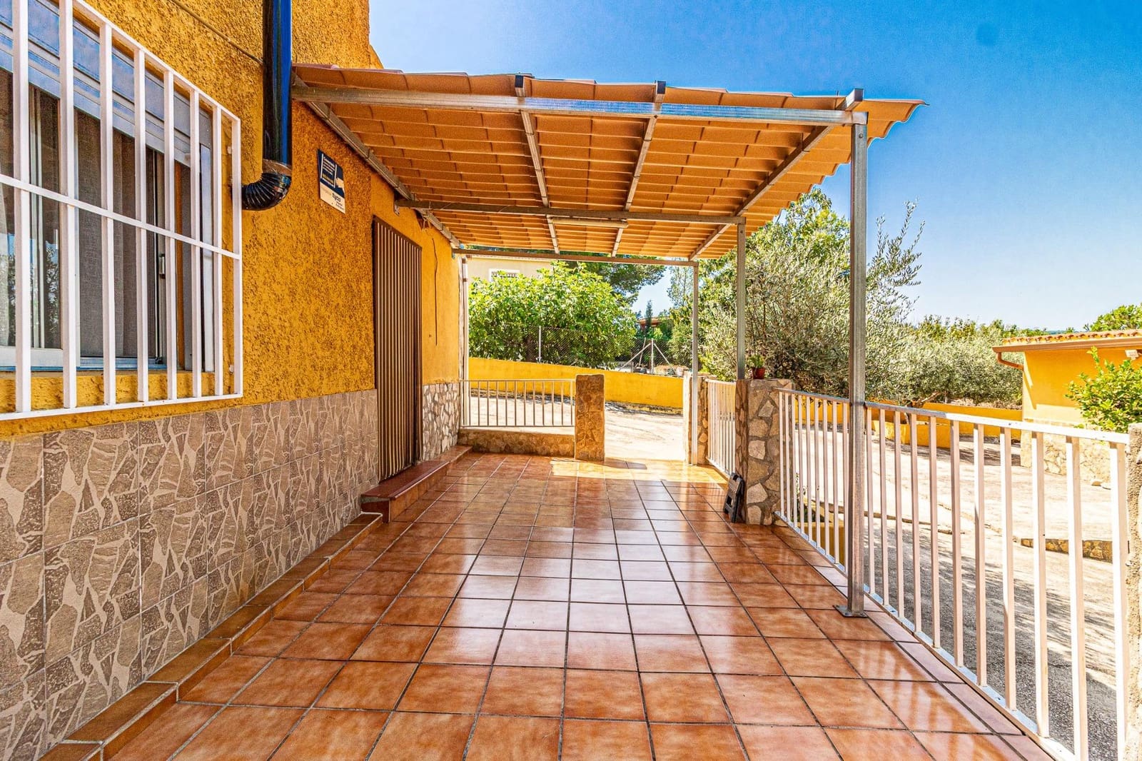 4 soveværelse Villa til salg i Alberic med swimmingpool - € 270.000 (Ref: 9360159)