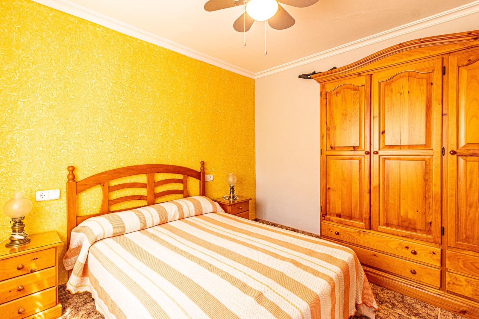 4 soveværelse Villa til salg i Alberic med swimmingpool - € 270.000 (Ref: 9360159)