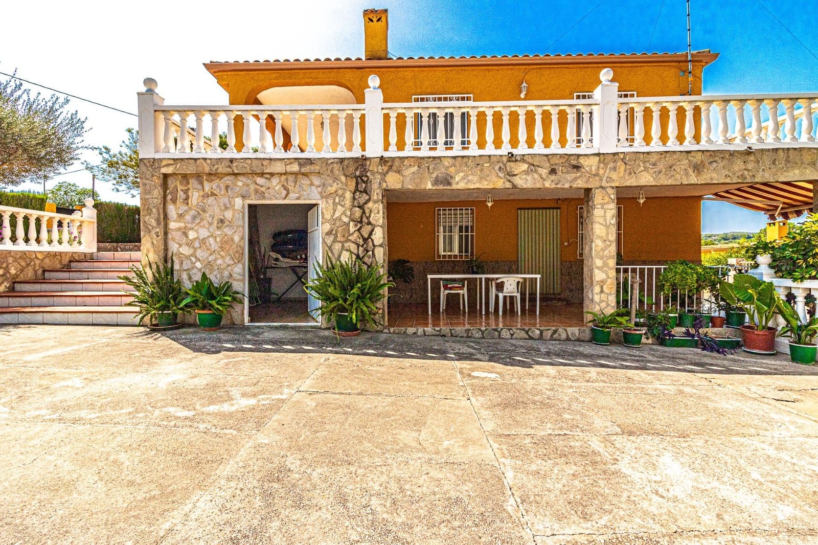 4 soveværelse Villa til salg i Alberic med swimmingpool - € 270.000 (Ref: 9360159)