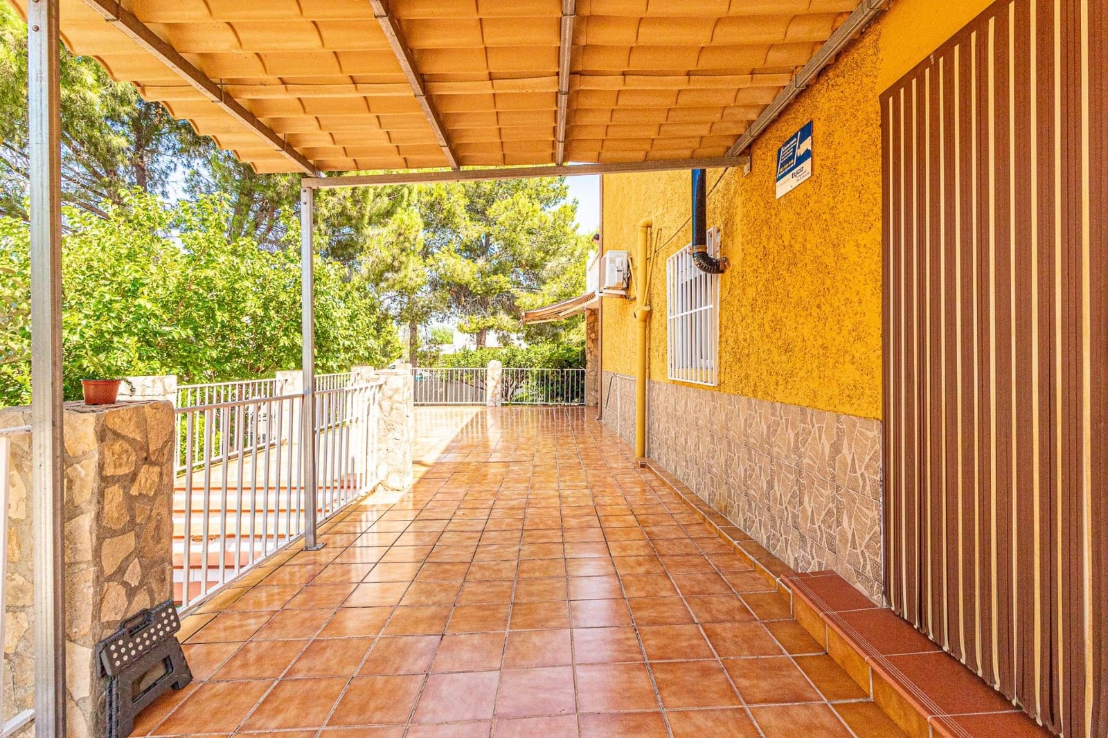 4 soveværelse Villa til salg i Alberic med swimmingpool - € 270.000 (Ref: 9360159)