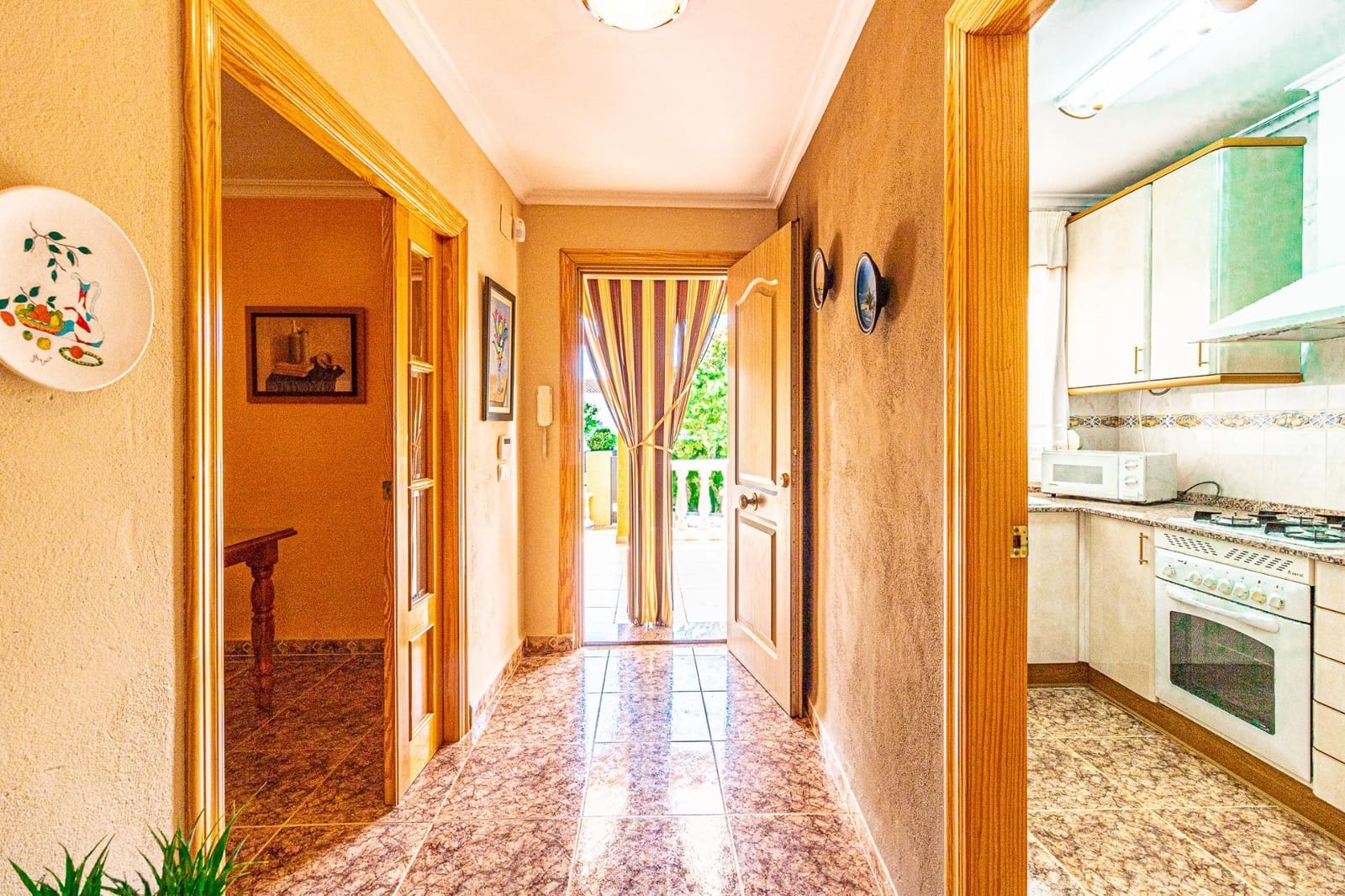 4 soveværelse Villa til salg i Alberic med swimmingpool - € 270.000 (Ref: 9360159)