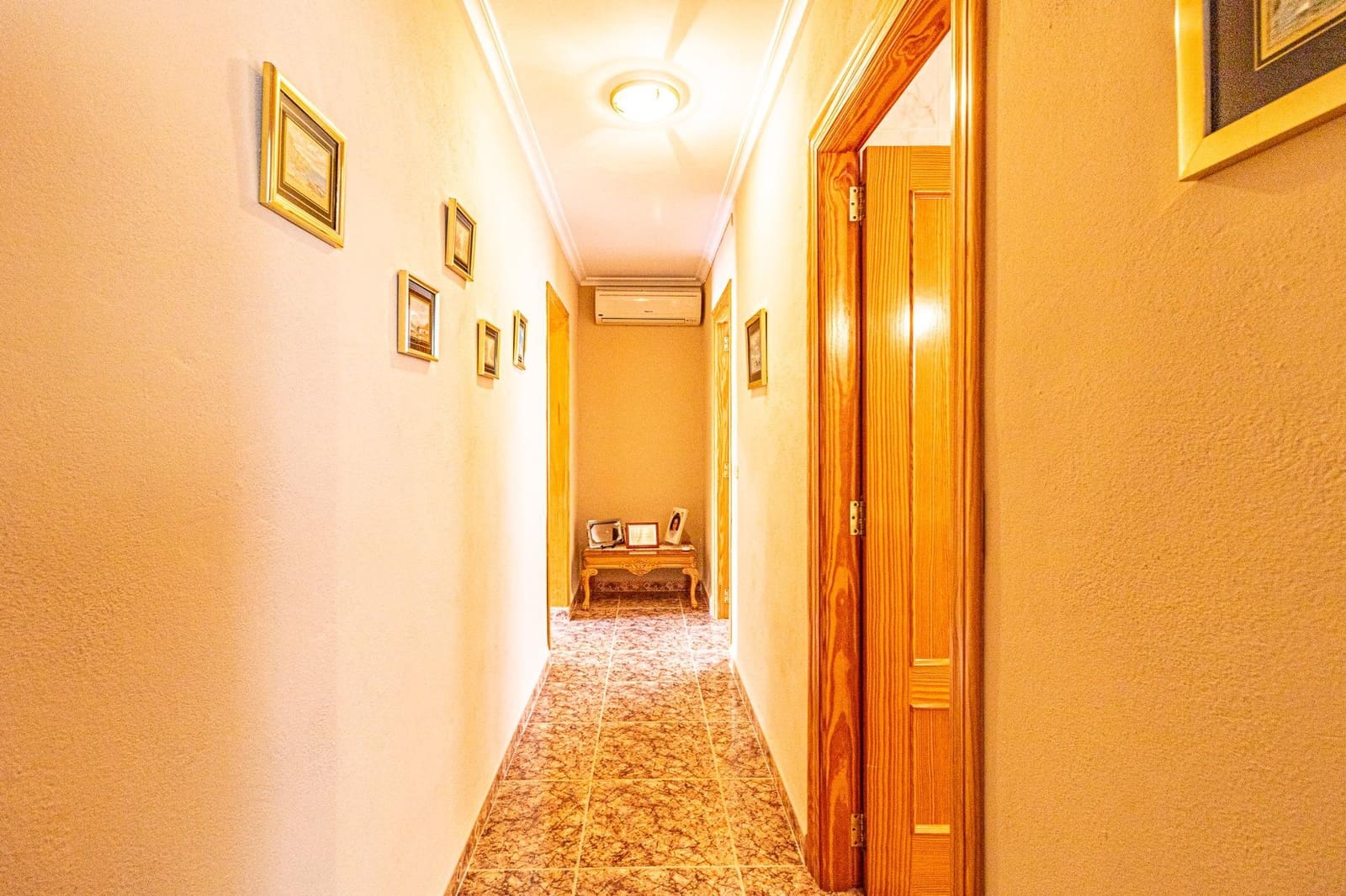 4 soveværelse Villa til salg i Alberic med swimmingpool - € 270.000 (Ref: 9360159)