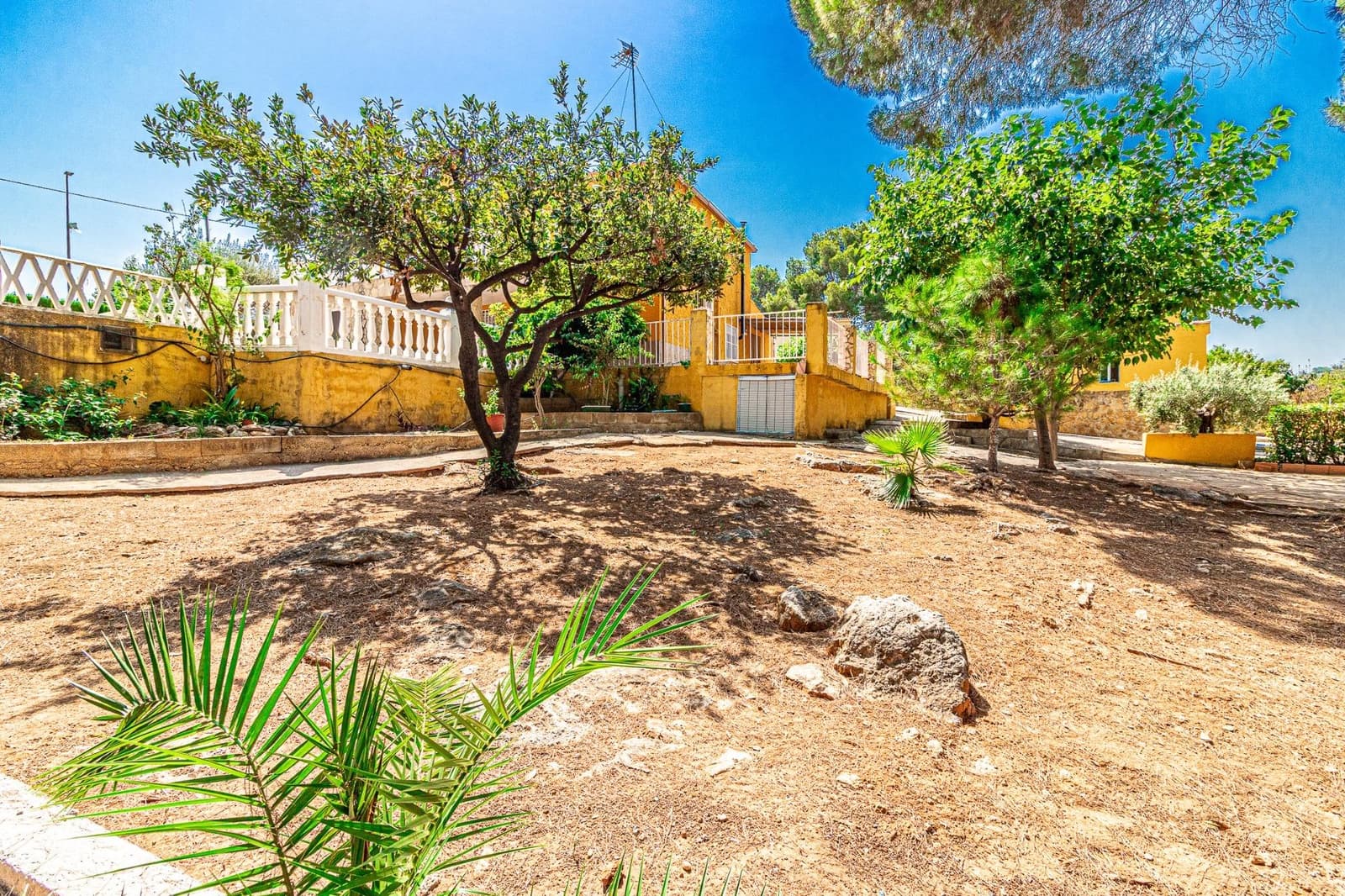 4 soveværelse Villa til salg i Alberic med swimmingpool - € 270.000 (Ref: 9360159)