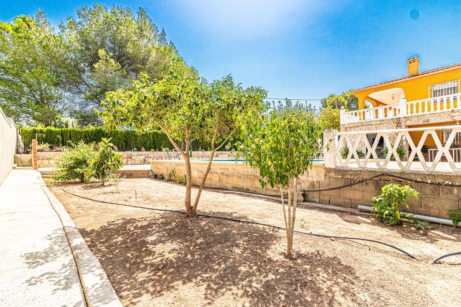 4 soveværelse Villa til salg i Alberic med swimmingpool - € 270.000 (Ref: 9360159)