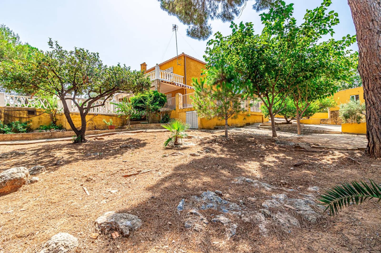 4 soveværelse Villa til salg i Alberic med swimmingpool - € 270.000 (Ref: 9360159)