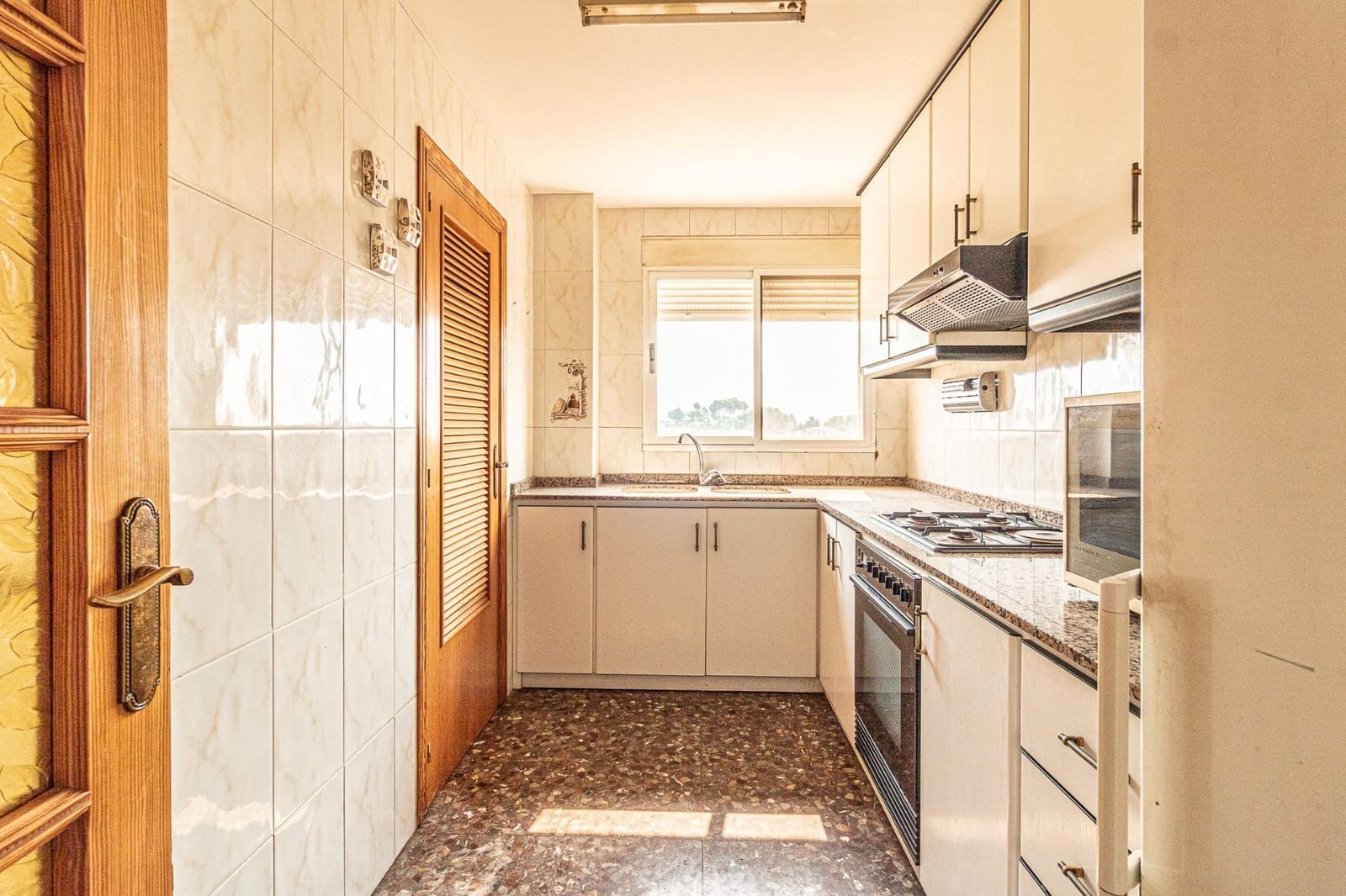 Chalet de 7 habitaciones en Alginet en venta con piscina garaje - 218.500 € (Ref: 9360164)