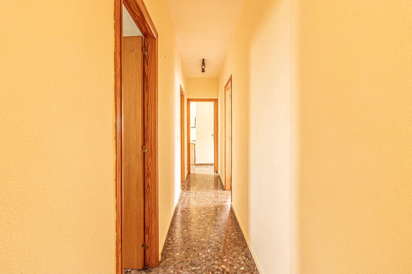 Chalet de 7 habitaciones en Alginet en venta con piscina garaje - 218.500 € (Ref: 9360164)