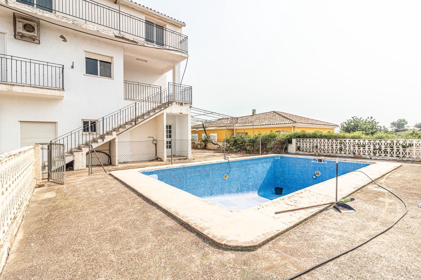 Chalet de 7 habitaciones en Alginet en venta con piscina garaje - 218.500 € (Ref: 9360164)