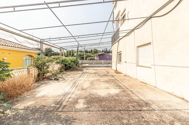 Chalet de 7 habitaciones en Alginet en venta con piscina garaje - 218.500 € (Ref: 9360164)