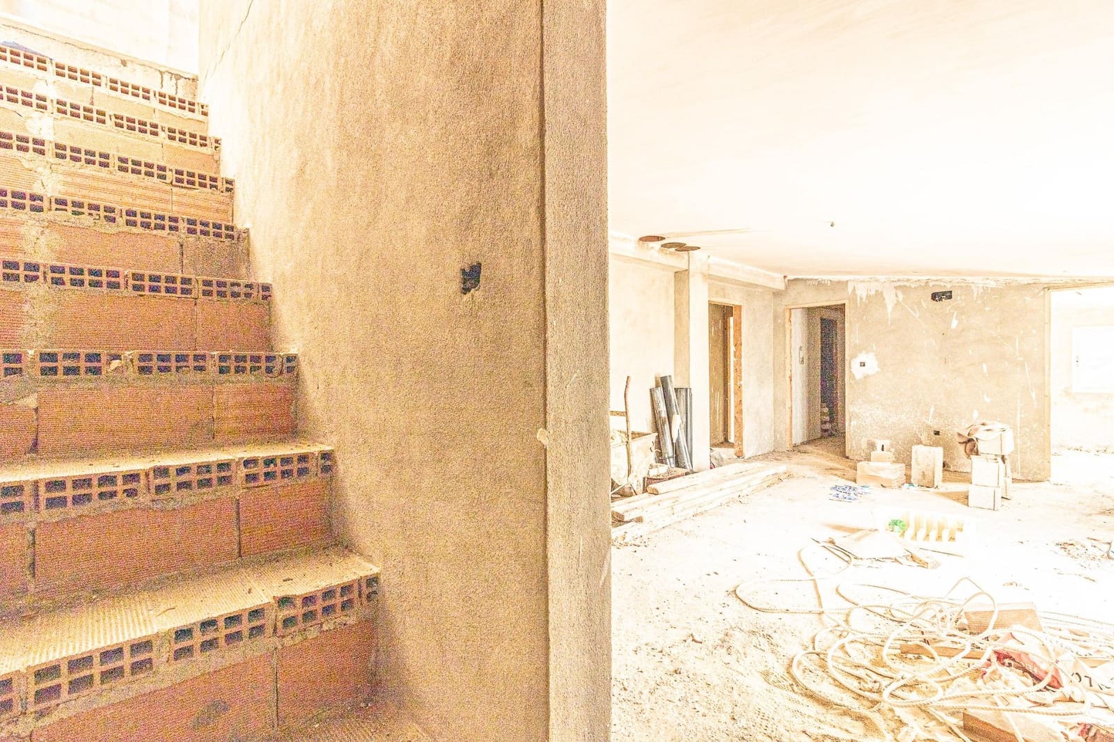 Chalet de 7 habitaciones en Alginet en venta con piscina garaje - 218.500 € (Ref: 9360164)